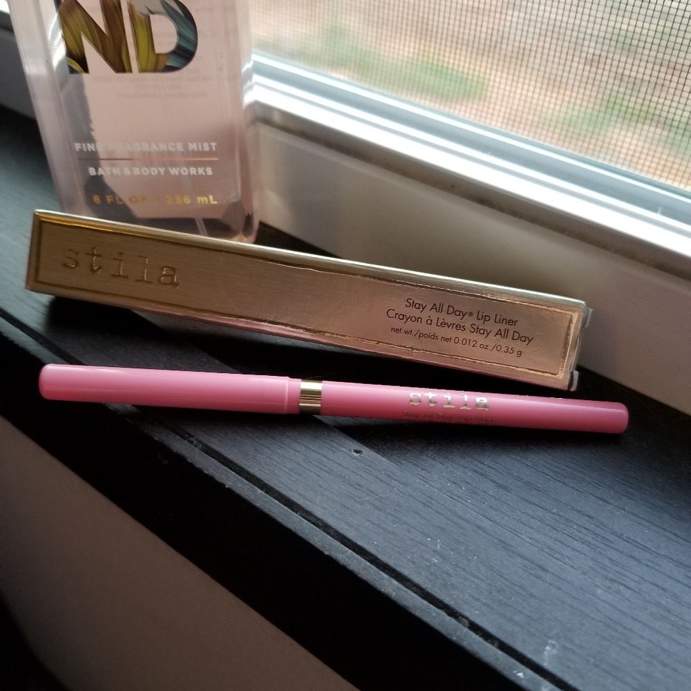 Stila stay all day lip liner